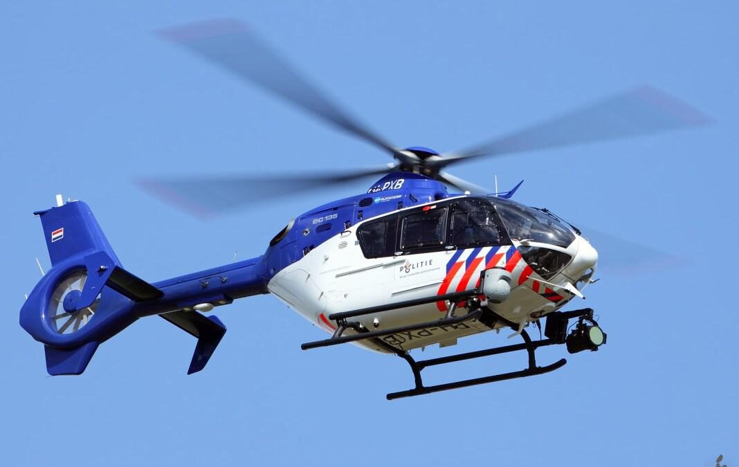 LANGEDIJKER BOOTJESDIEF GEPAKT MET HULP VAN POLITIEHELIKOPTER