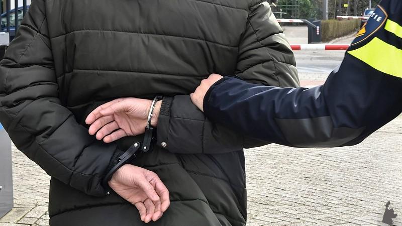 Twee jongens uit Heerhugowaard aangehouden met wapens en vals geld