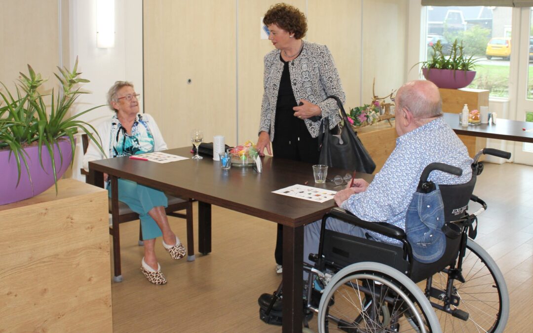 Burgemeester Kompier op bezoek bij Horizon Zorgcentrum