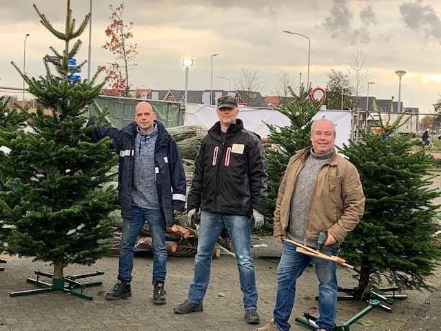 Kerstbomenverkoop Piekfijn weer in actie.