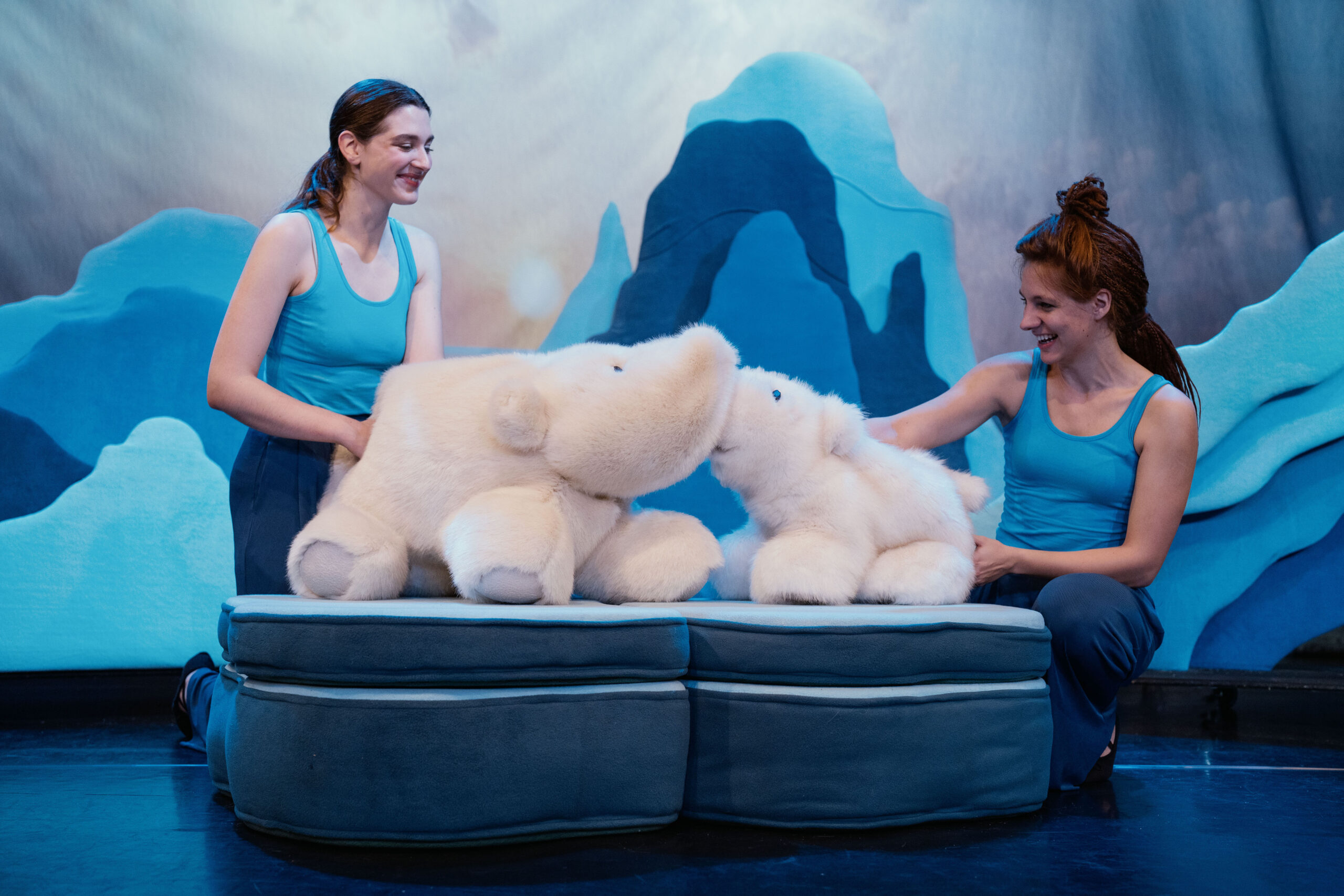 Theater Stof – De kleine ijsbeer (Iris-Sanne van der Aar) – scenefoto 3