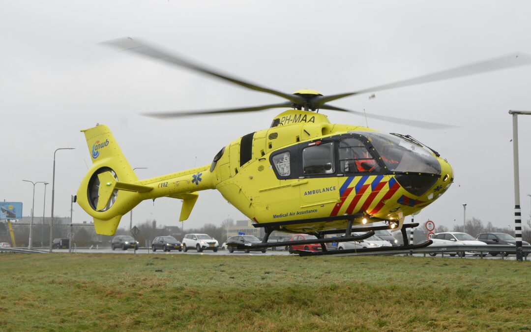 traumaheli inzet Hulkstraat Alkmaar, landt naast N9 – Steve Bikoweg.