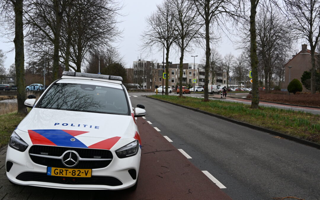 Forse blikschade bij botsing in Alkmaar laan van Rome