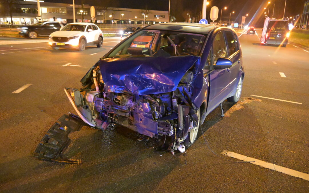 Veel ravage na botsing op kruising van de N512 en de N9