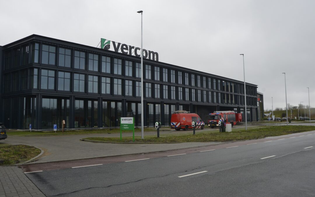 Brandalarm in distributiepand aan Parelweg in Alkmaar door waterleiding