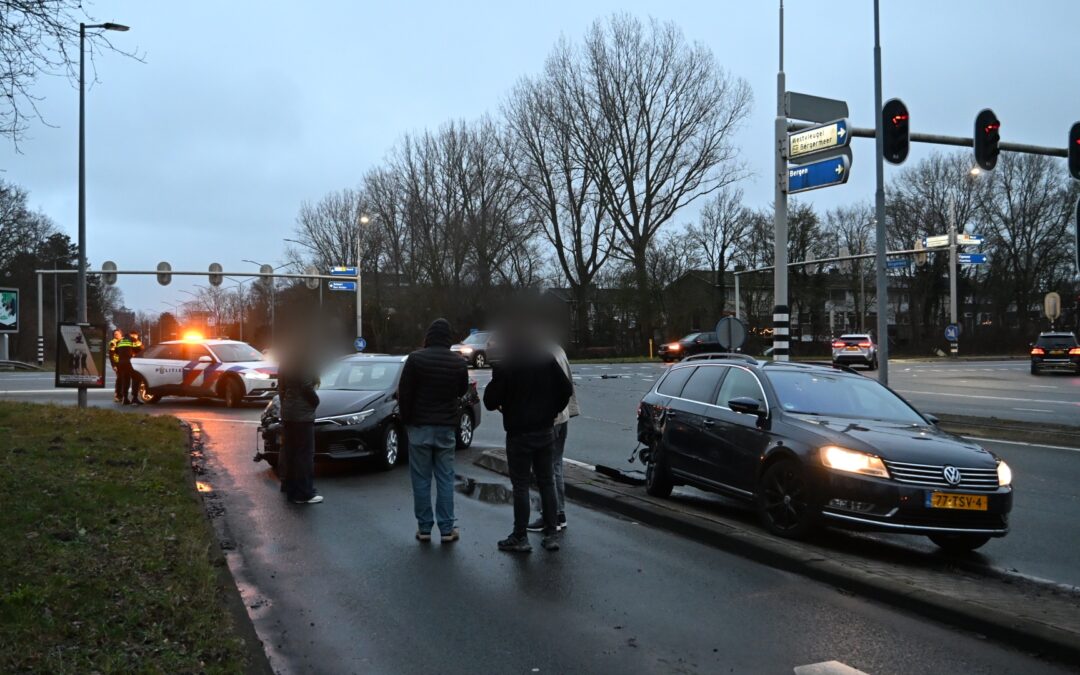 veel schade aan voertuigen door ongeval alkmaar, martin luther kingweg