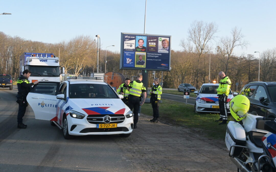 Bestuurder onder invloed veroorzaakt botsing op N512 bij Egmond-Binnen