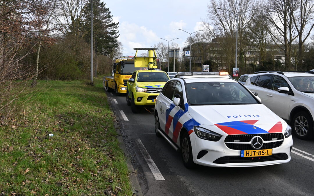 Auto’s botsen op de Bergerweg in Alkmaar- Flinke schade