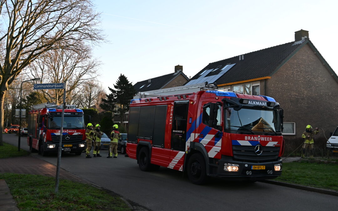 Woningbrand snel onder controle in Heiloo.