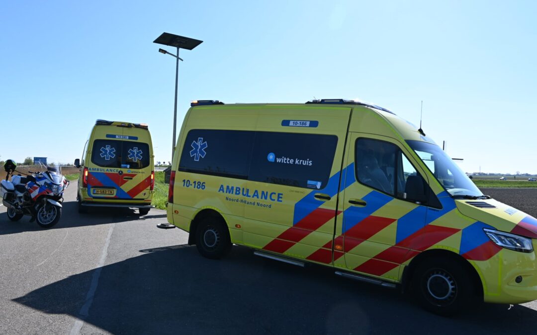 Twee gewonden bij ongeval op smalle dijk in Schermerhorn