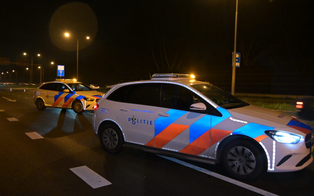 Ongeval met meerdere voertuigen op N245 bij Alkmaar. Een persoon met spoed overgebracht naar het ziekenhuis