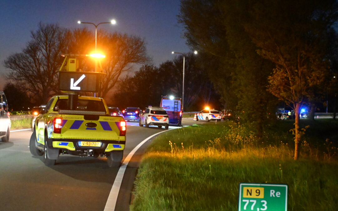 Motorrijdster raakt gewond bij crash op N9 in Alkmaar