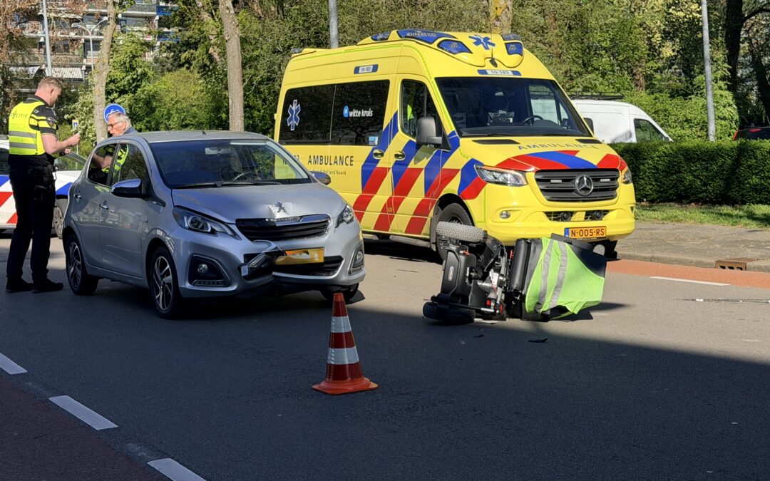 VROUW GEWOND NA AANRIJDING OP MUIDERWAARD