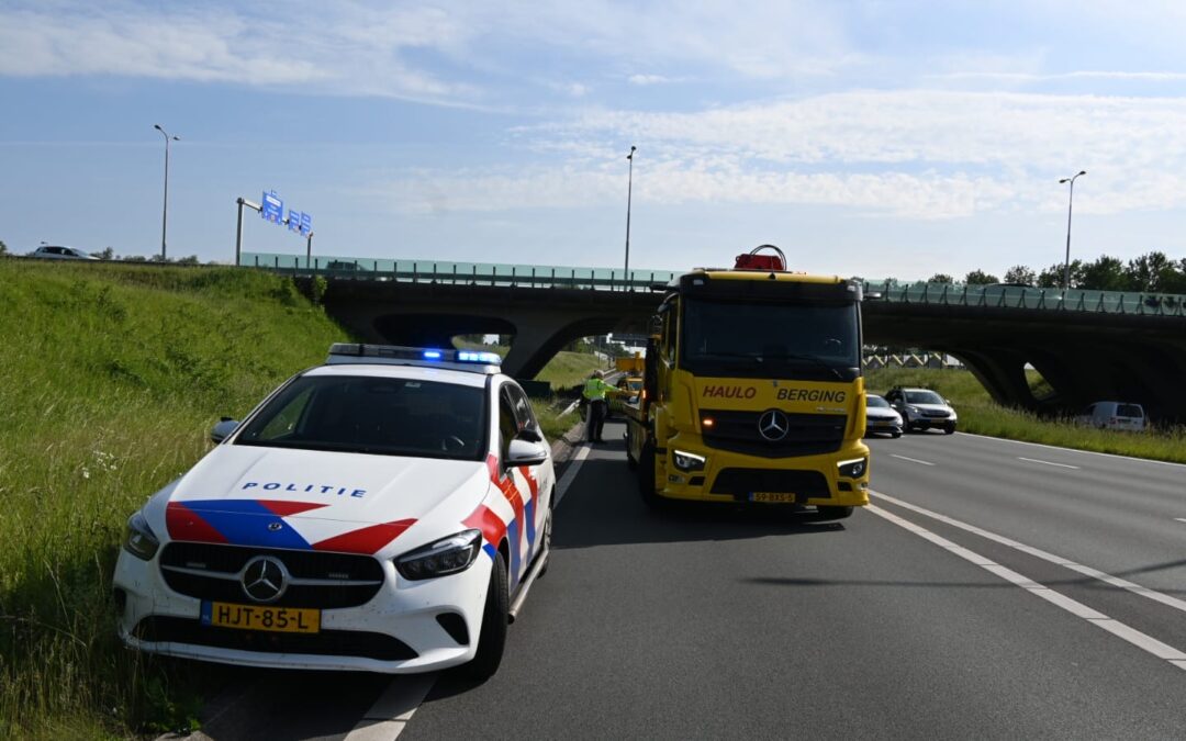 Vier auto’s betrokken bij kop-staartbotsing op N242 bij Alkmaar