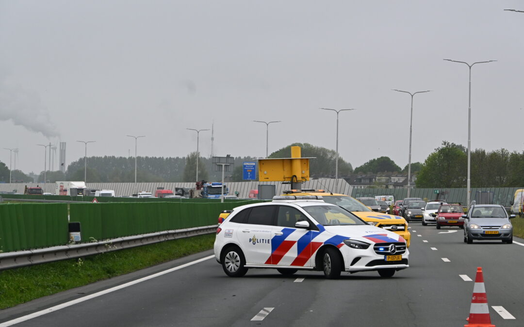 Fors ongeval op N242 richting Heerhugowaard zorgt voor flinke verkeershinder