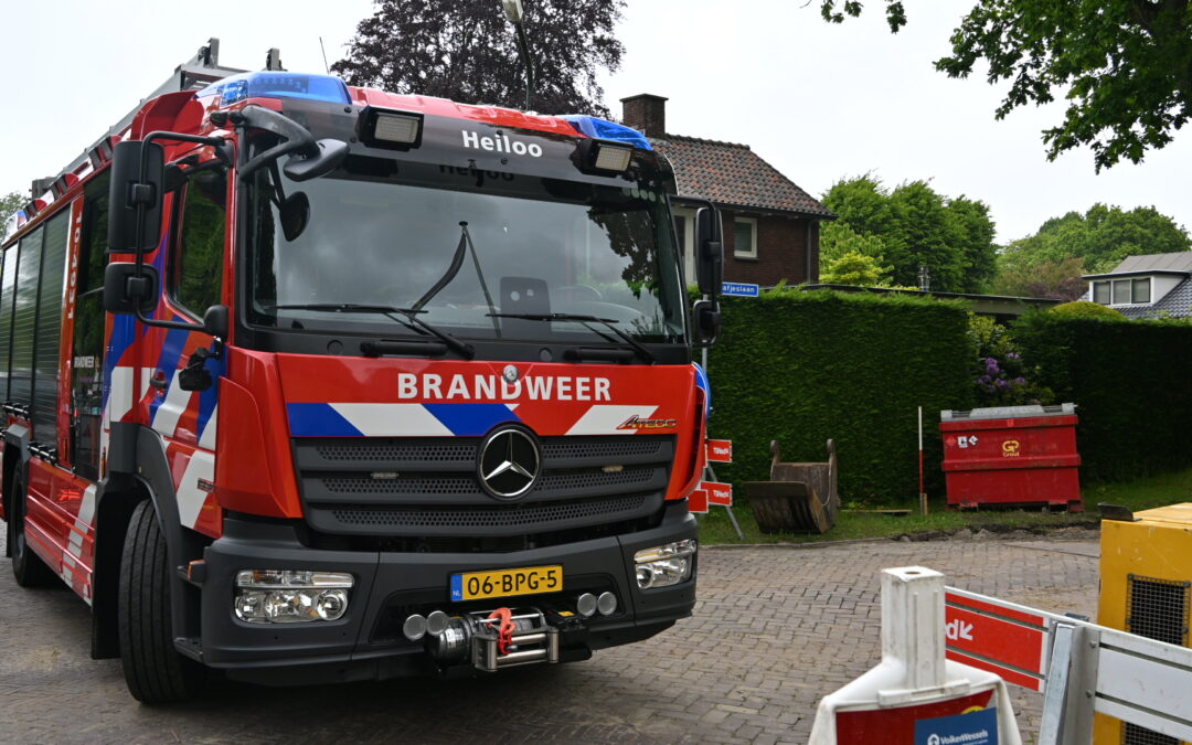 Gasleiding geraakt bij graafwerkzaamheden in Heiloo.