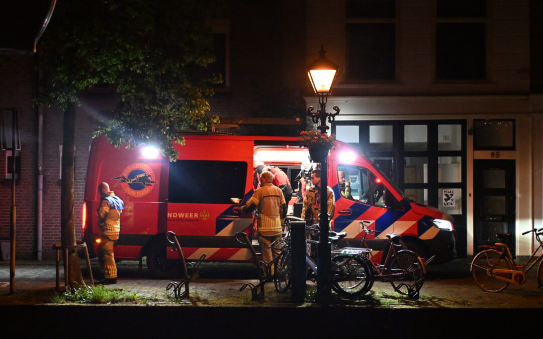 Grote inzet hulpdiensten bij persoon te water in Alkmaar.