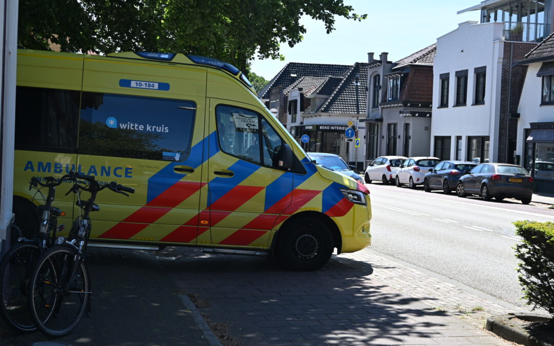 Fietser gewond na val van de fiets- vrouw naar het ziekenhuis gebracht