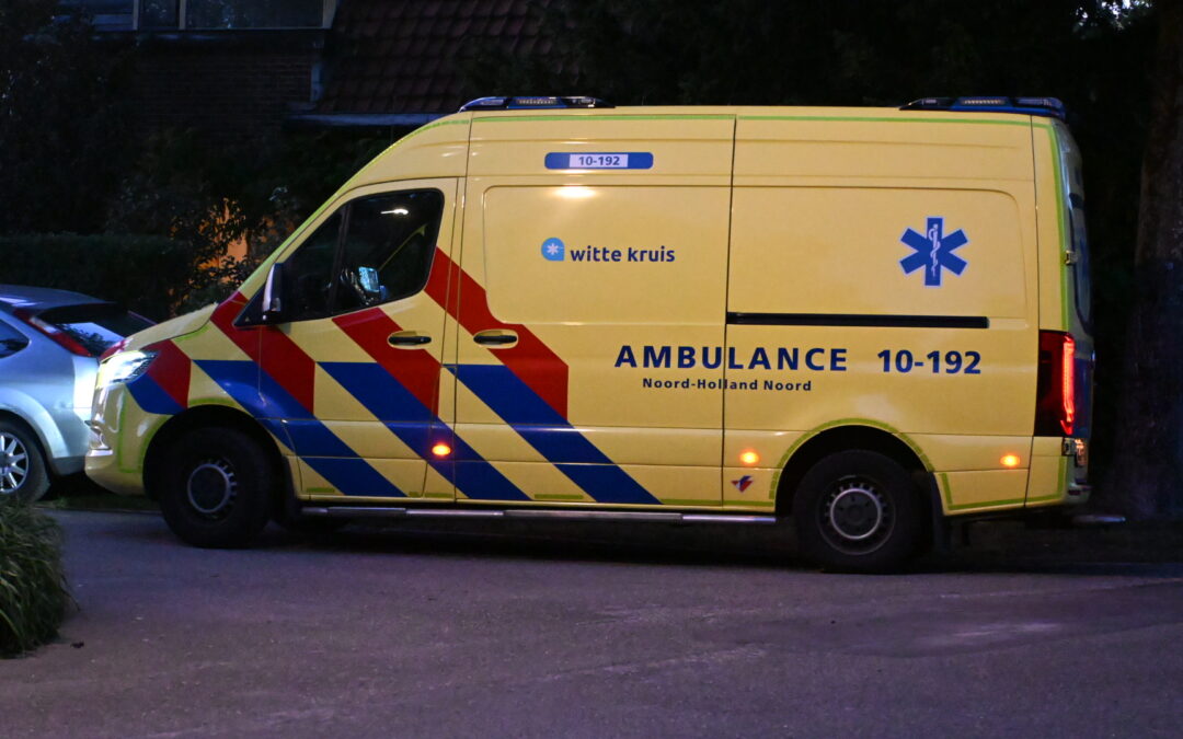 Scooterrijder gewond na val op kruispunt in Bergen