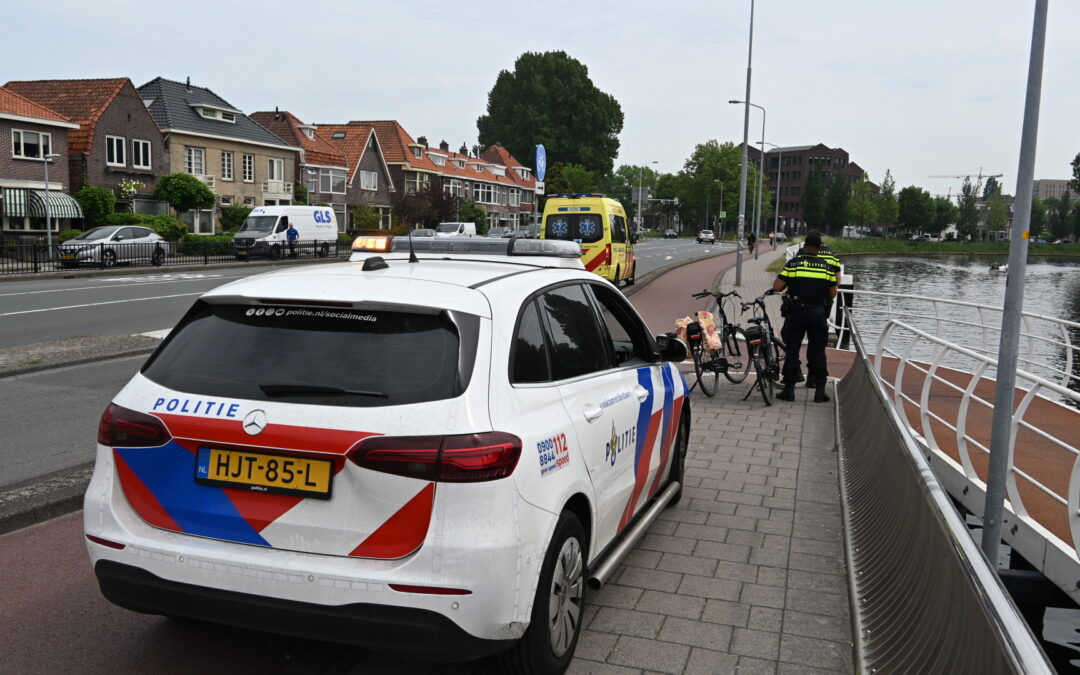 Fietster gewond na remactie van heuvel op de Friese weg in Alkmaar