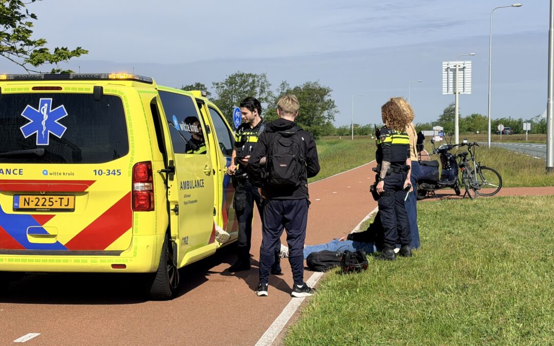 Scooterrijder en fietser botsen op Terborchlaan in Alkmaar