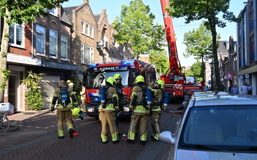 Keukenbrand bij toko in Alkmaar zorgt voor flinke inzet hulpdiensten