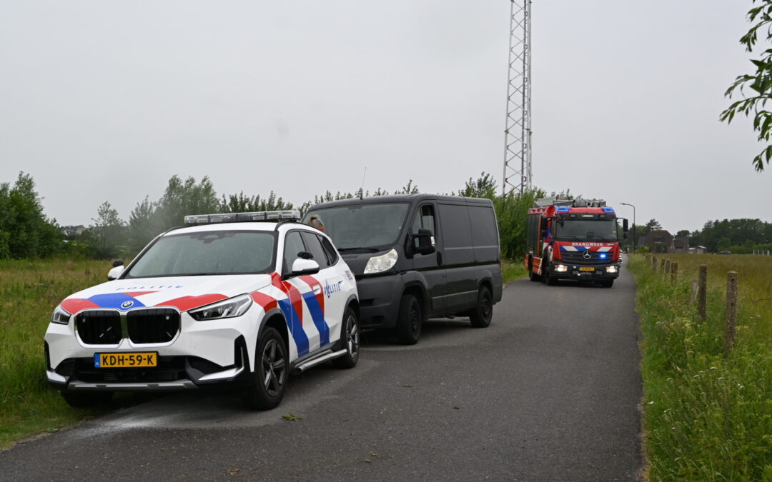 Aanrijding met veel schade op Oosterzijweg in Heiloo, niemand gewond