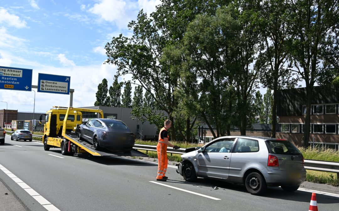 Twee auto’s betrokken bij ongeval op N242 bij Alkmaar