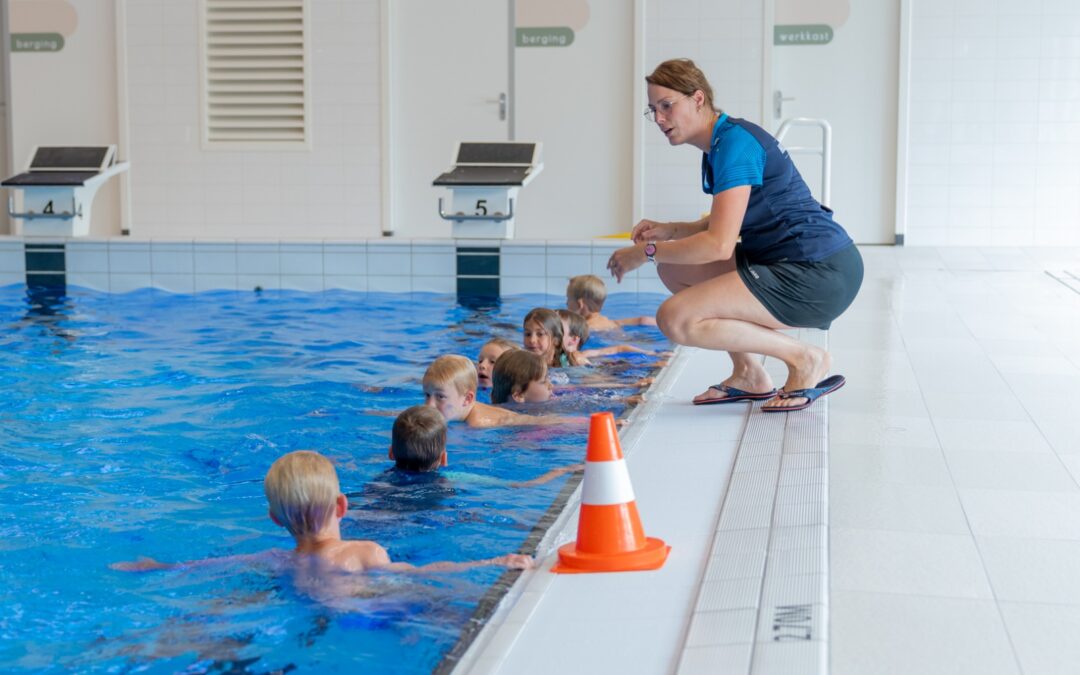 Gratis opleiding tot zwemonderwijzer, doe werk dat er toe doet