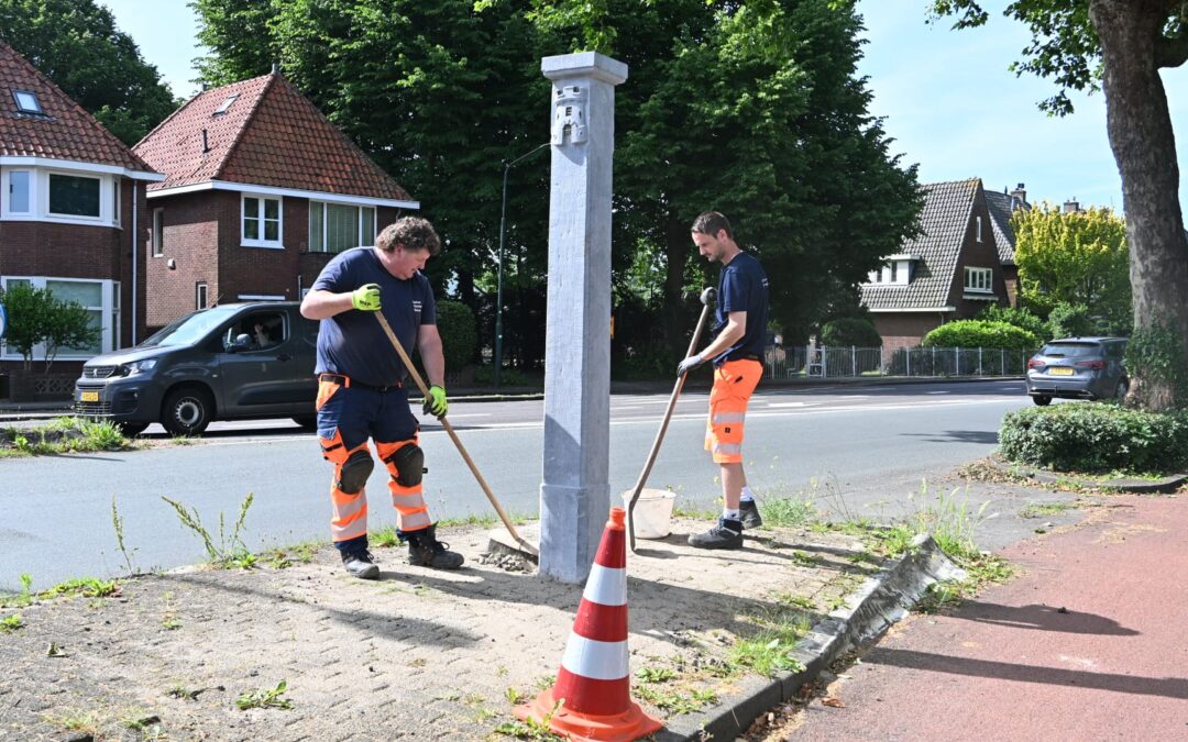Historische grenspaal tussen Alkmaar en Heiloo keert terug na restauratie