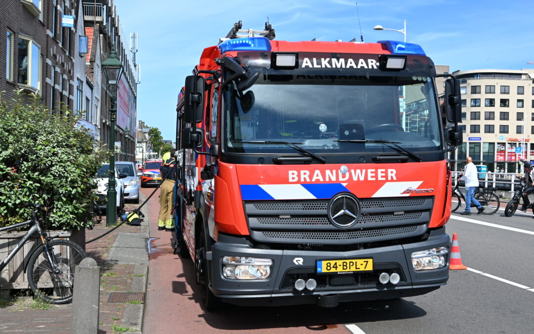 Brand op balkon in binnenstad van Alkmaar snel onder controle.